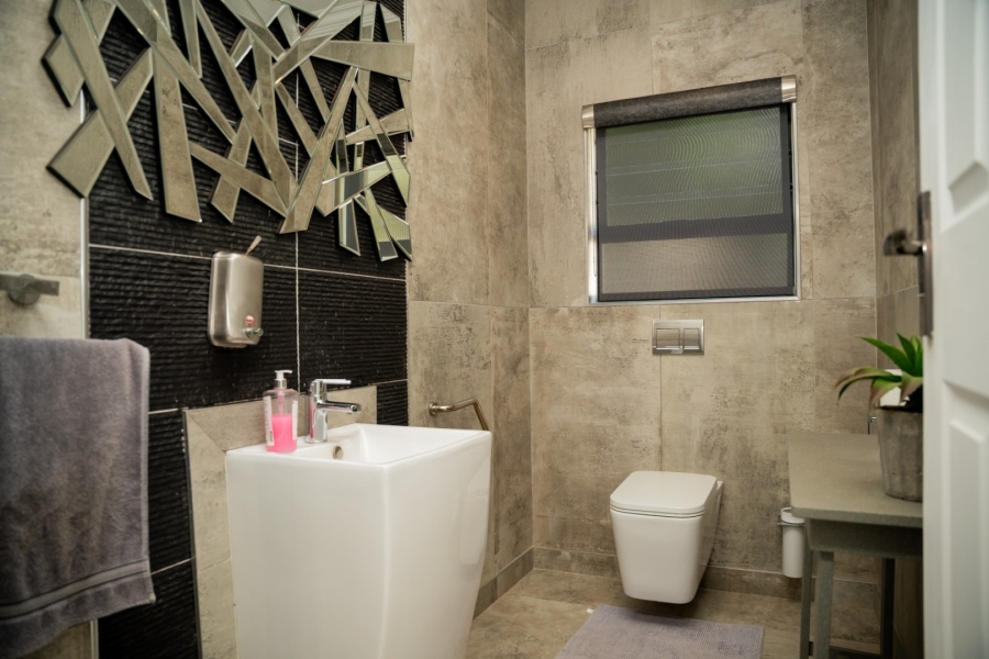 6 Bedroom Property for Sale in Wilkoppies North West